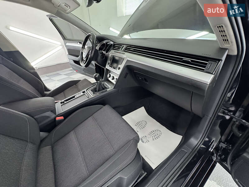 Універсал Volkswagen Passat 2015 в Трускавці