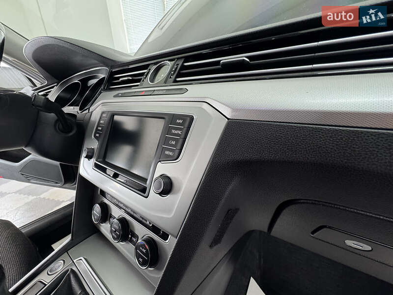 Універсал Volkswagen Passat 2015 в Трускавці