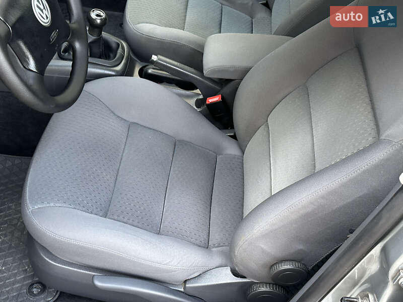 Седан Volkswagen Passat 2004 в Вінниці
