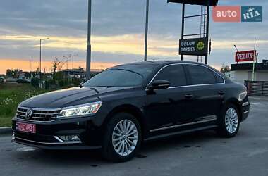 Седан Volkswagen Passat 2016 в Львове