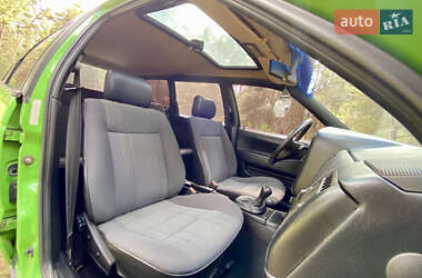 Універсал Volkswagen Passat 1990 в 