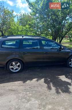 Універсал Volkswagen Passat 2012 в 