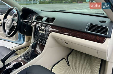 Седан Volkswagen Passat 2012 в 