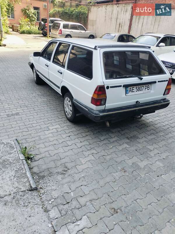 Універсал Volkswagen Passat 1988 в Дніпрі