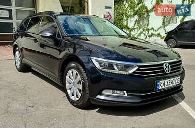 Универсал Volkswagen Passat 2017 в Киеве