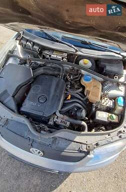 Седан Volkswagen Passat 1999 в 
