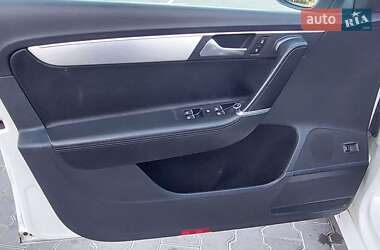 Універсал Volkswagen Passat 2012 в 