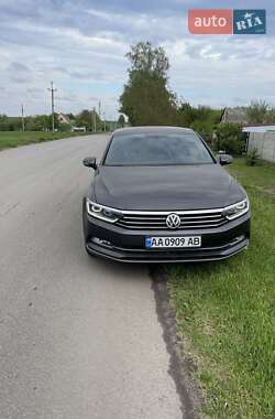 Седан Volkswagen Passat 2018 в Києві
