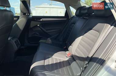 Седан Volkswagen Passat 2014 в 