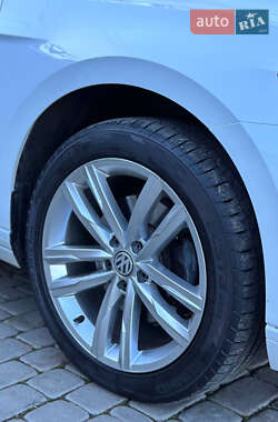 Универсал Volkswagen Passat 2015 в Харькове