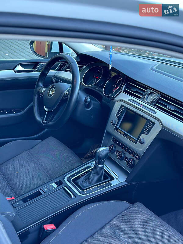 Універсал Volkswagen Passat 2015 в Харкові