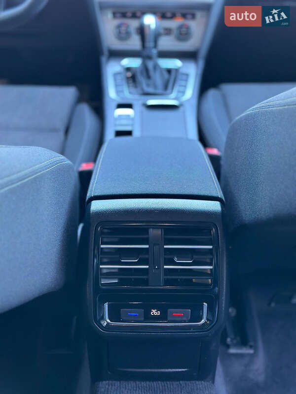 Універсал Volkswagen Passat 2015 в Харкові