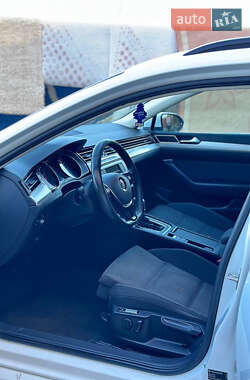 Универсал Volkswagen Passat 2015 в Харькове