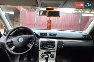 Седан Volkswagen Passat 2005 в 