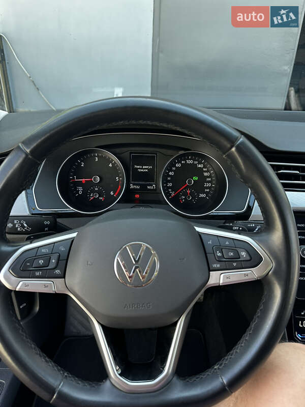 Универсал Volkswagen Passat 2021 в Львове