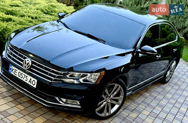 Седан Volkswagen Passat 2016 в Дніпрі