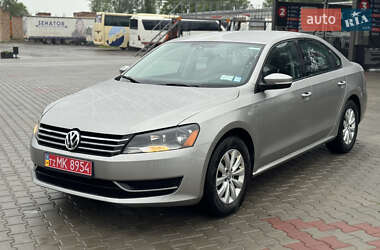 Седан Volkswagen Passat 2014 в Коломые