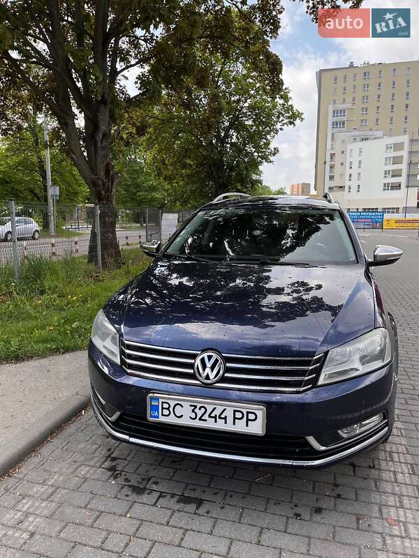 Універсал Volkswagen Passat 2011 в 