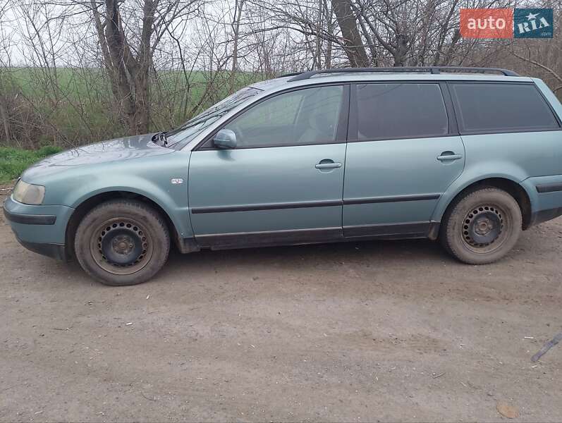 Універсал Volkswagen Passat 1998 в Новому Бузі