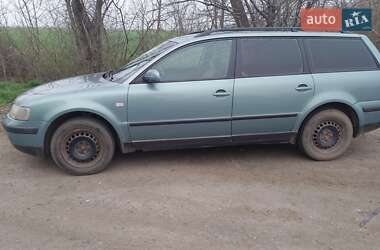 Універсал Volkswagen Passat 1998 в 
