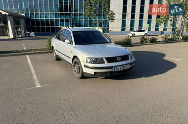 Седан Volkswagen Passat 1997 в 