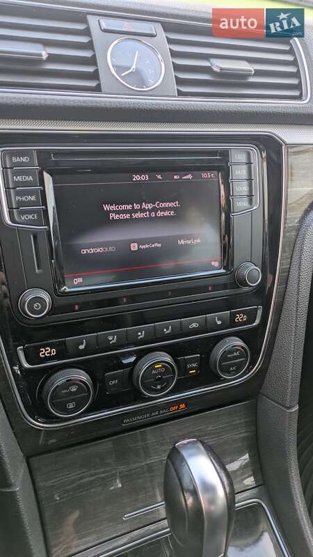 Седан Volkswagen Passat 2016 в Луцке