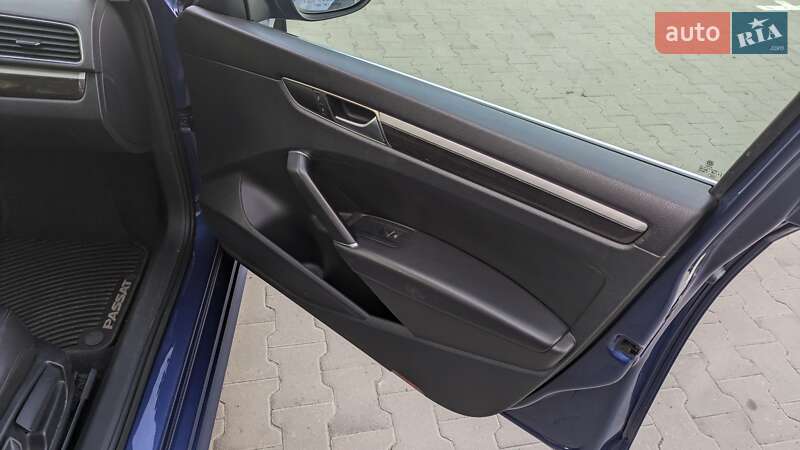 Седан Volkswagen Passat 2016 в Луцке