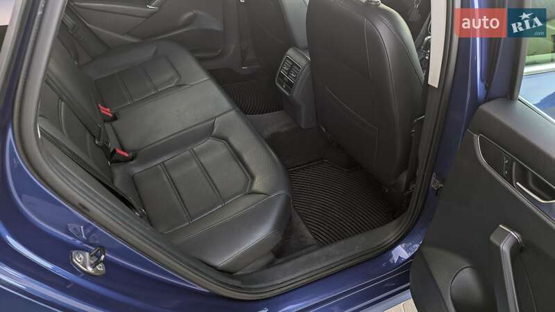 Седан Volkswagen Passat 2016 в Луцке