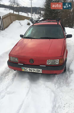 Универсал Volkswagen Passat 1990 в Славском