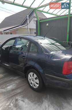 Седан Volkswagen Passat 1998 в 