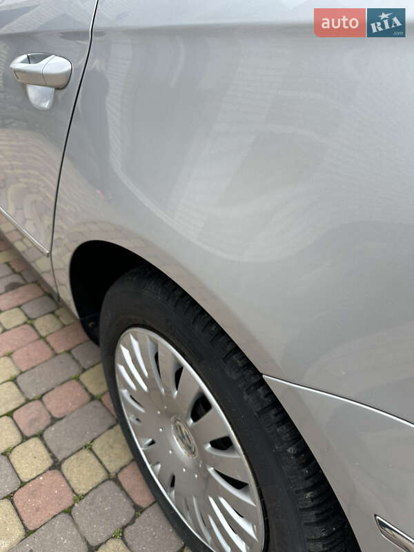 Універсал Volkswagen Passat 2010 в Вінниці