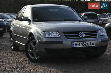 Седан Volkswagen Passat 2003 в 
