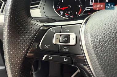 Седан Volkswagen Passat 2018 в 