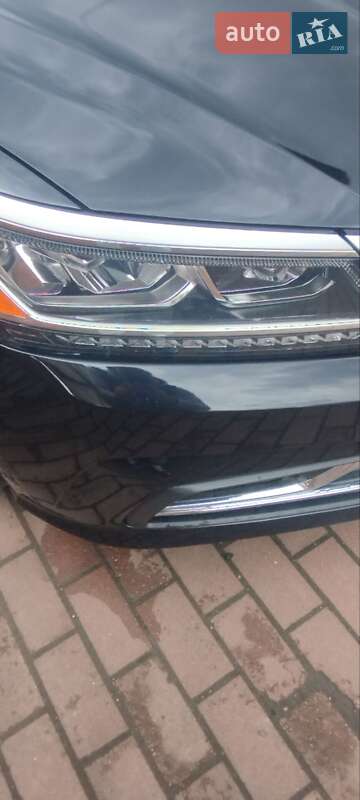 Седан Volkswagen Passat 2018 в Ивано-Франковске