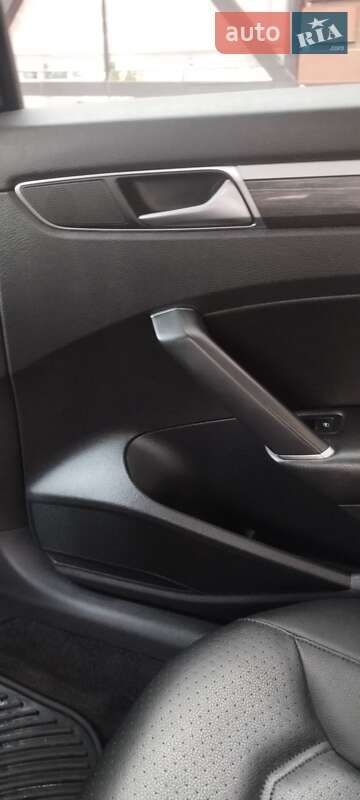 Седан Volkswagen Passat 2018 в Ивано-Франковске