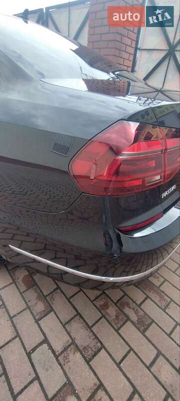 Седан Volkswagen Passat 2018 в Ивано-Франковске