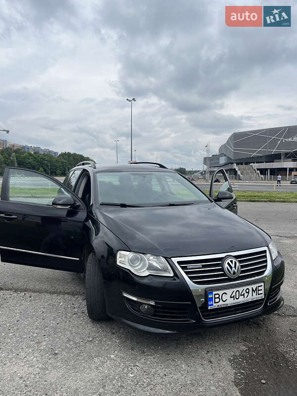 Універсал Volkswagen Passat 2010 в Львові
