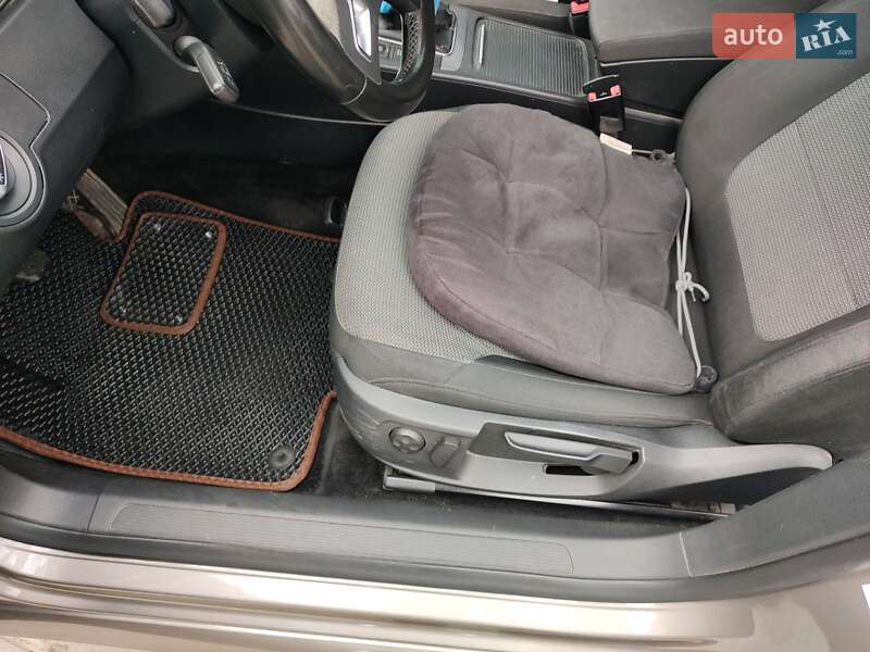 Универсал Volkswagen Passat 2011 в Ровно