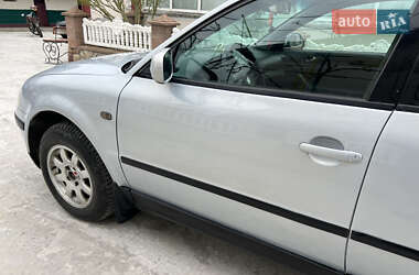 Седан Volkswagen Passat 1998 в 
