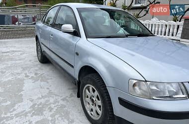 Седан Volkswagen Passat 1998 в 