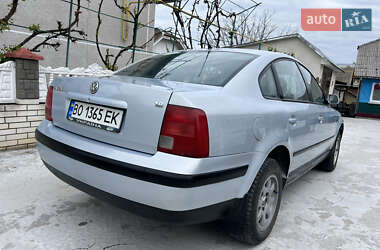 Седан Volkswagen Passat 1998 в 