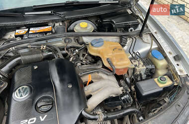 Седан Volkswagen Passat 1998 в 