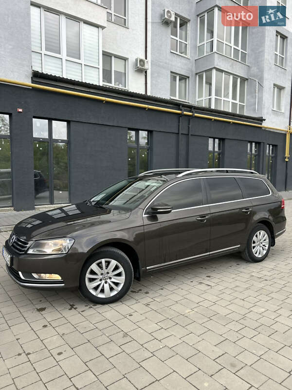 Универсал Volkswagen Passat 2013 в Ивано-Франковске