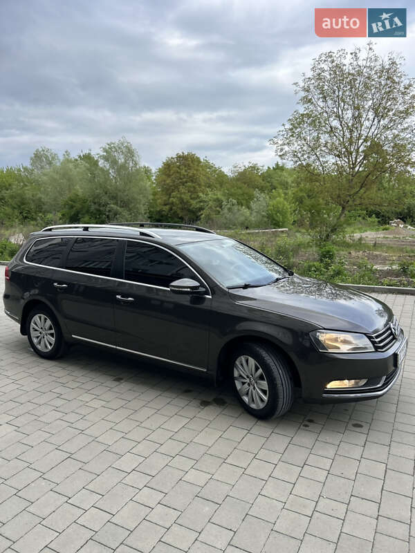Универсал Volkswagen Passat 2013 в Ивано-Франковске