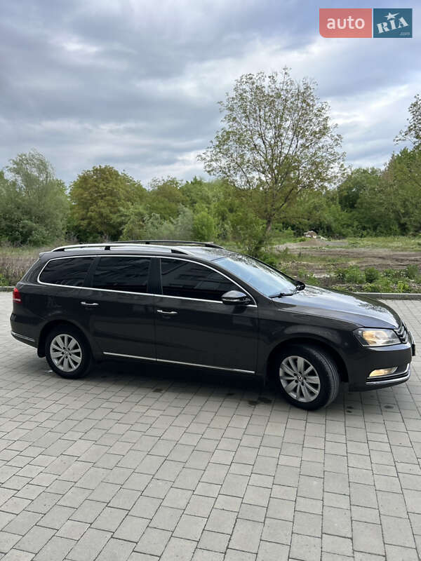 Универсал Volkswagen Passat 2013 в Ивано-Франковске