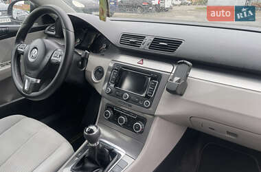 Універсал Volkswagen Passat 2010 в 