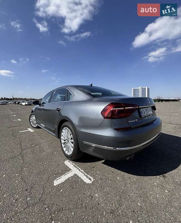 Седан Volkswagen Passat 2016 в Киеве