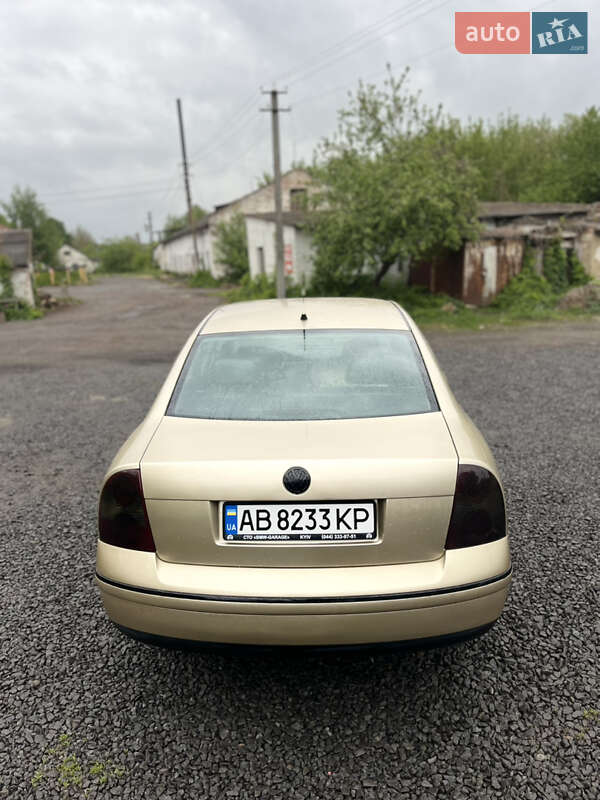 Седан Volkswagen Passat 2001 в Літині