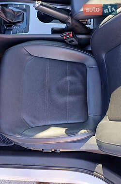 Седан Volkswagen Passat 2012 в Днепре