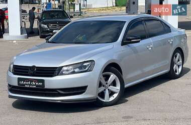 Седан Volkswagen Passat 2013 в Николаеве